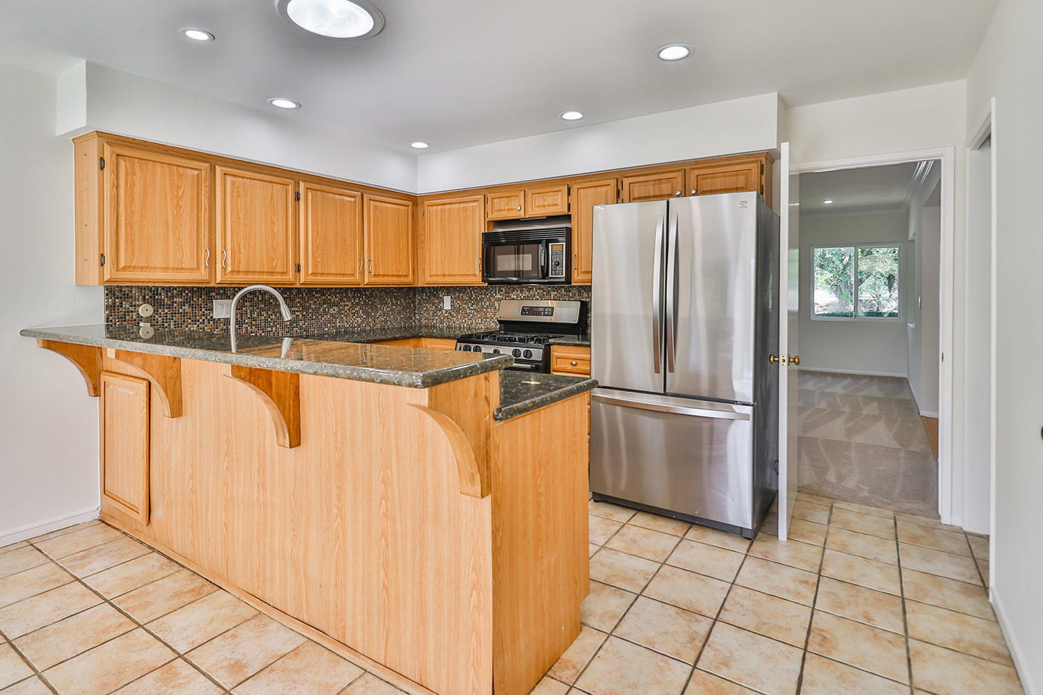 dKitchen and Dining3